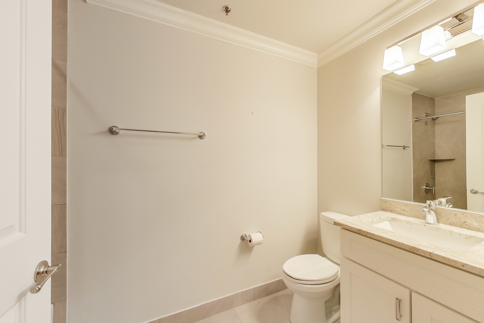 1247 W Madison Street Unit: 212