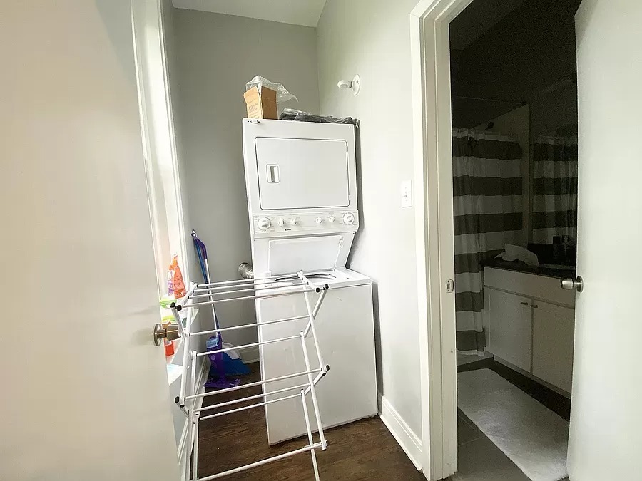 2129 N Racine Avenue Unit: 3