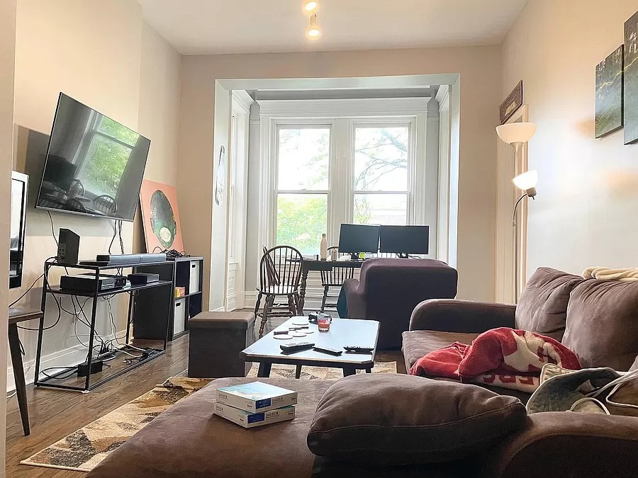 2129 N Racine Avenue Unit: 3