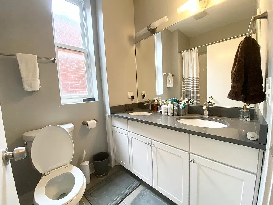 2129 N Racine Avenue Unit: 3