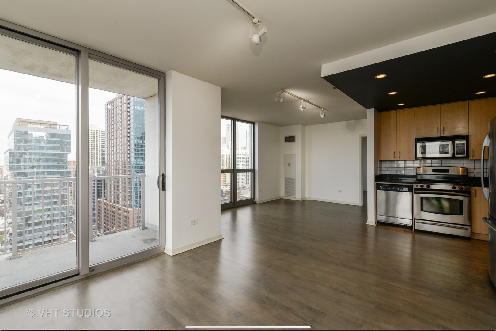 200 W Grand Avenue Unit: 1904
