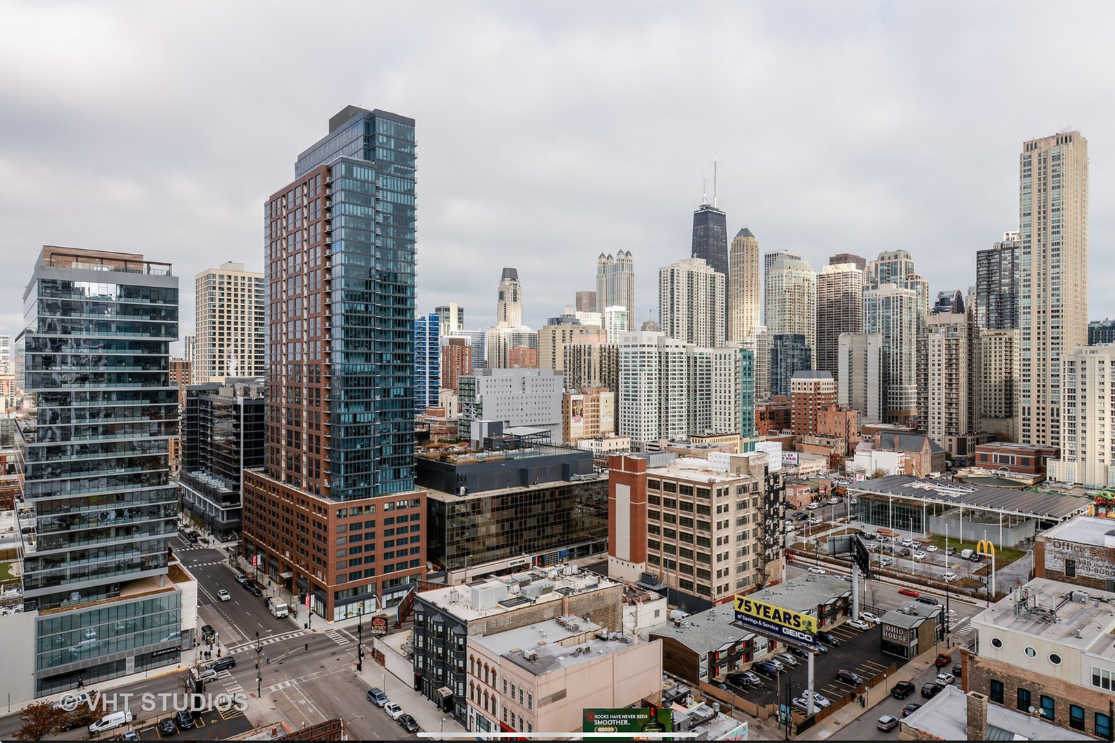 200 W Grand Avenue Unit: 1904