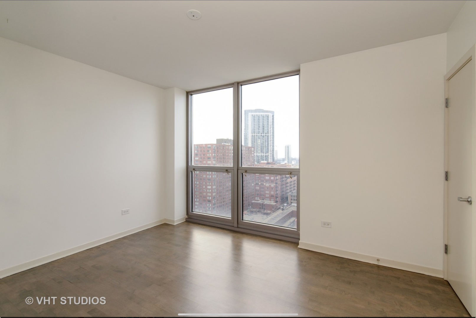 200 W Grand Avenue Unit: 1904