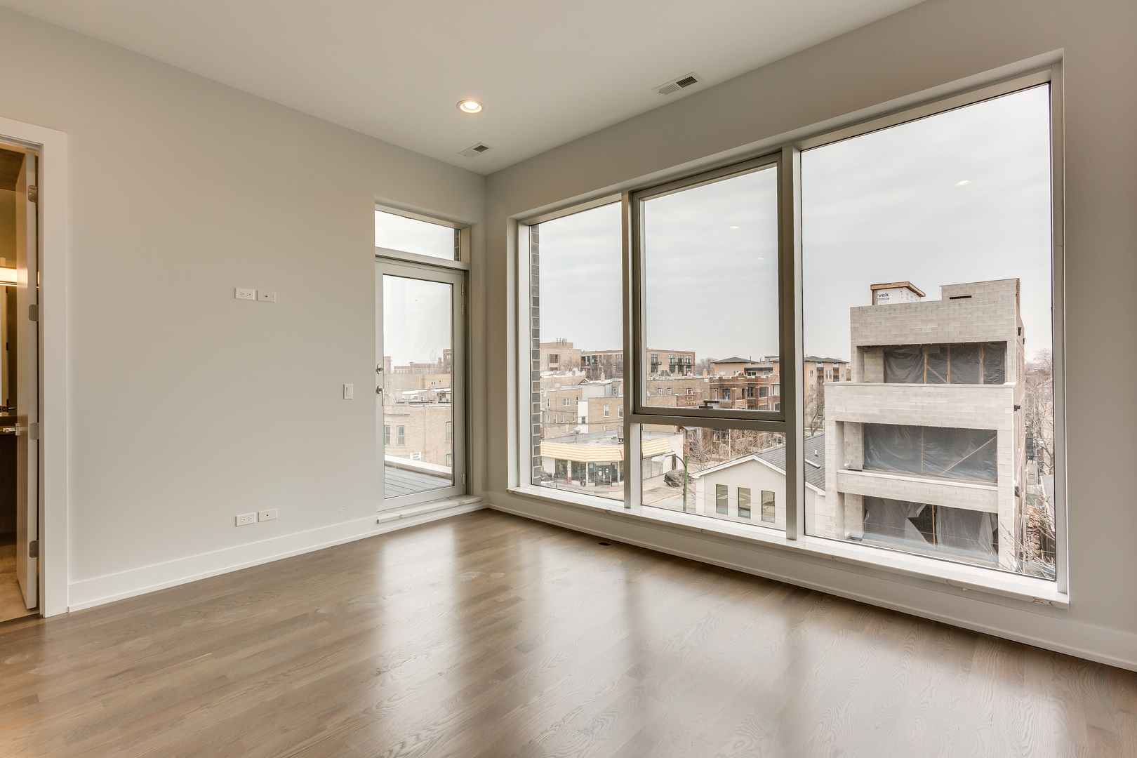 2805 W Cortland Street Unit: 6