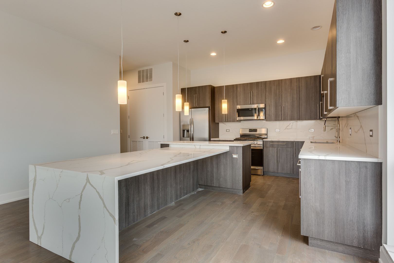 2805 W Cortland Street Unit: 6