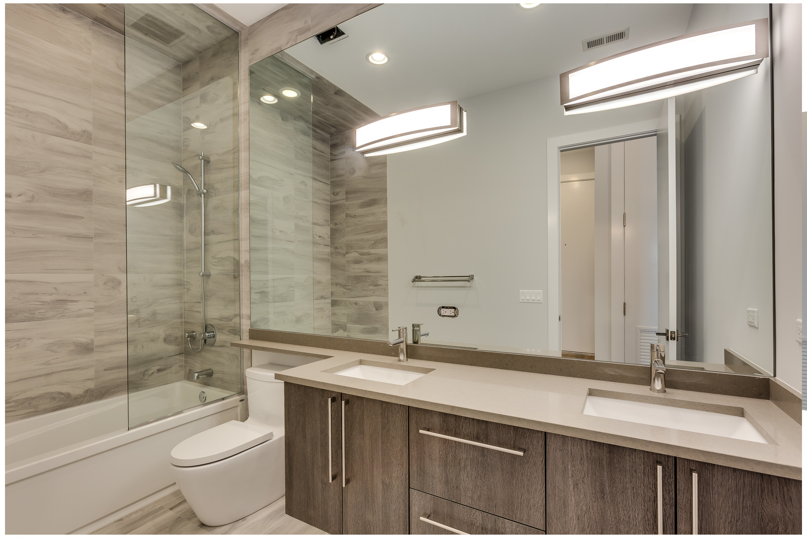 2805 W Cortland Street Unit: 6