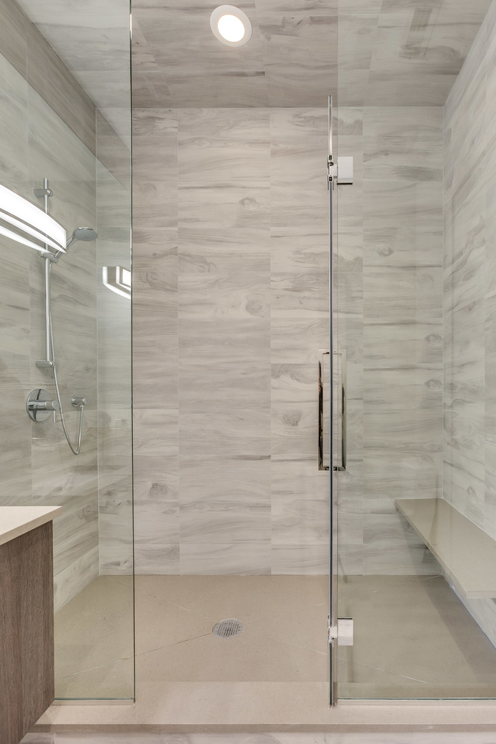 2805 W Cortland Street Unit: 6