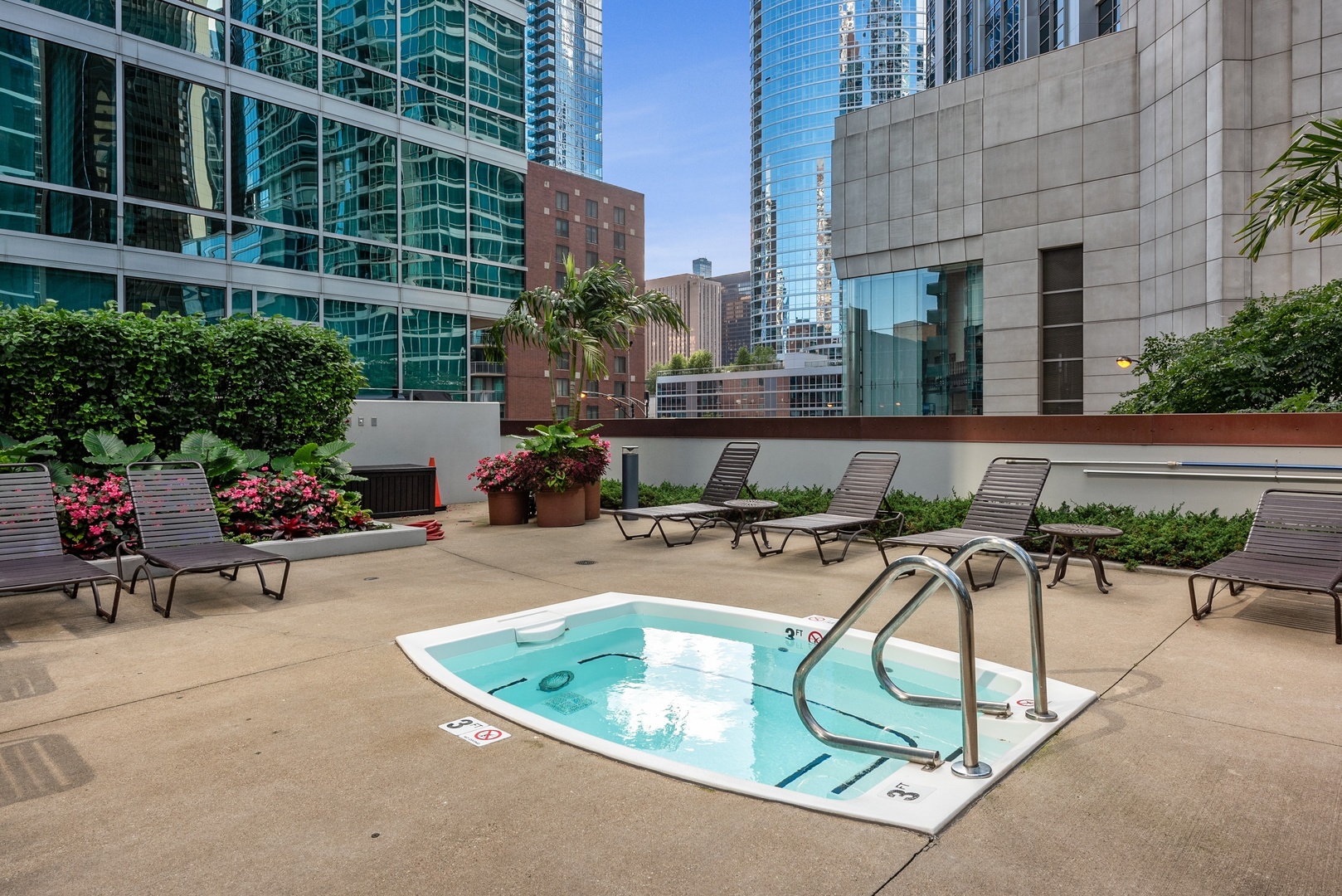 505 N MCCLURG Court Unit: 2704