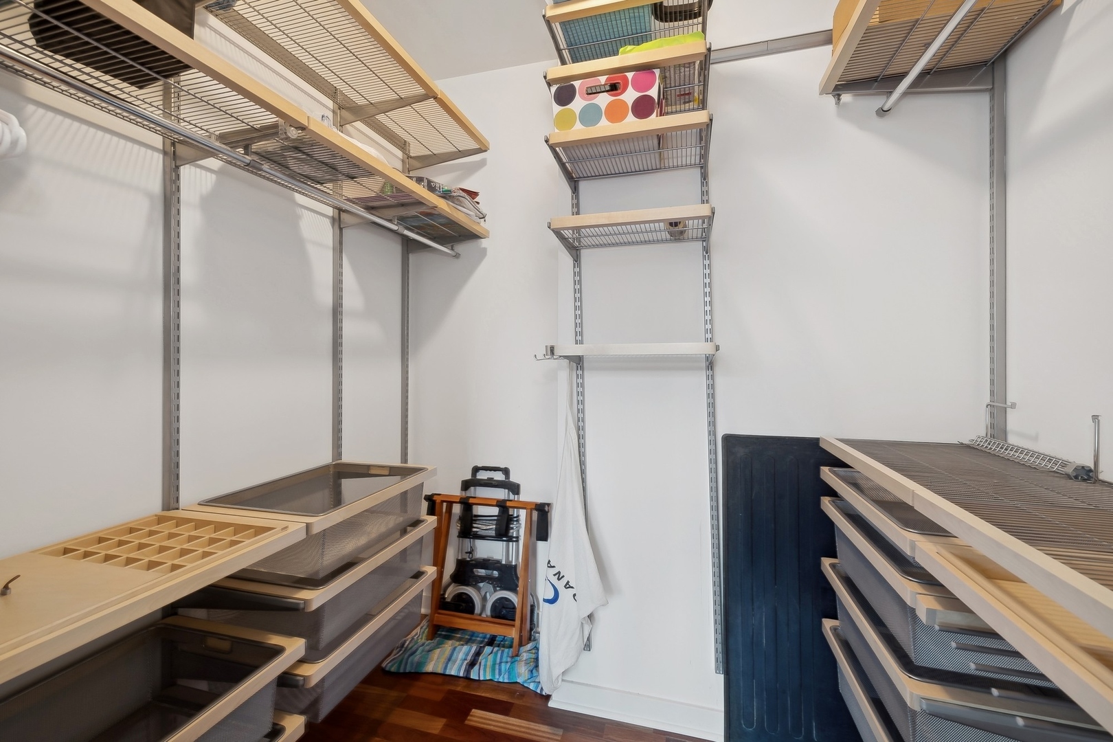 505 N MCCLURG Court Unit: 2704