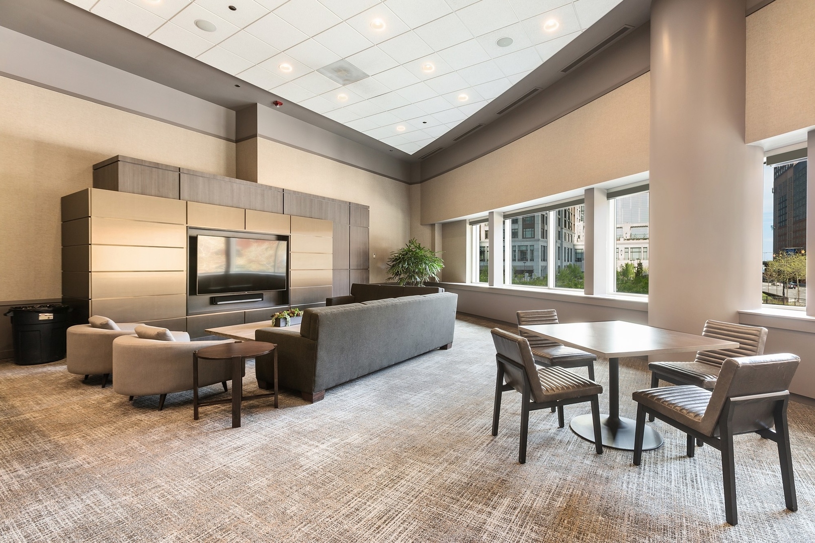 505 N MCCLURG Court Unit: 2704