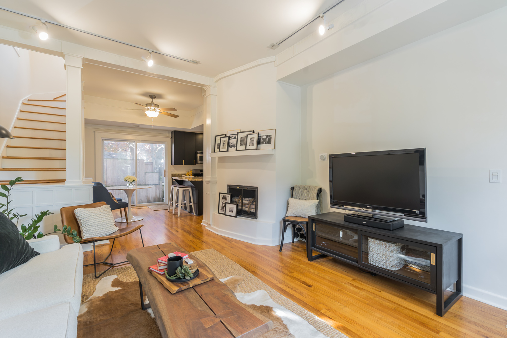 2729 N RACINE Avenue Unit: N