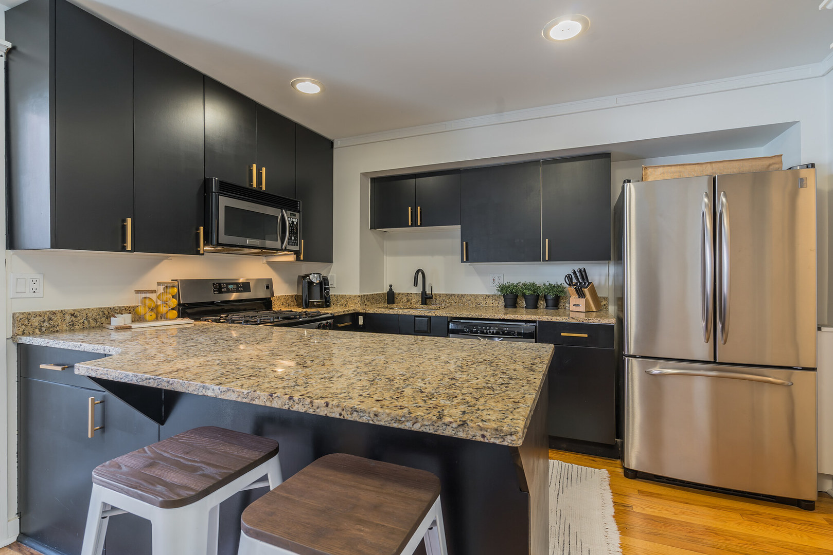 2729 N RACINE Avenue Unit: N