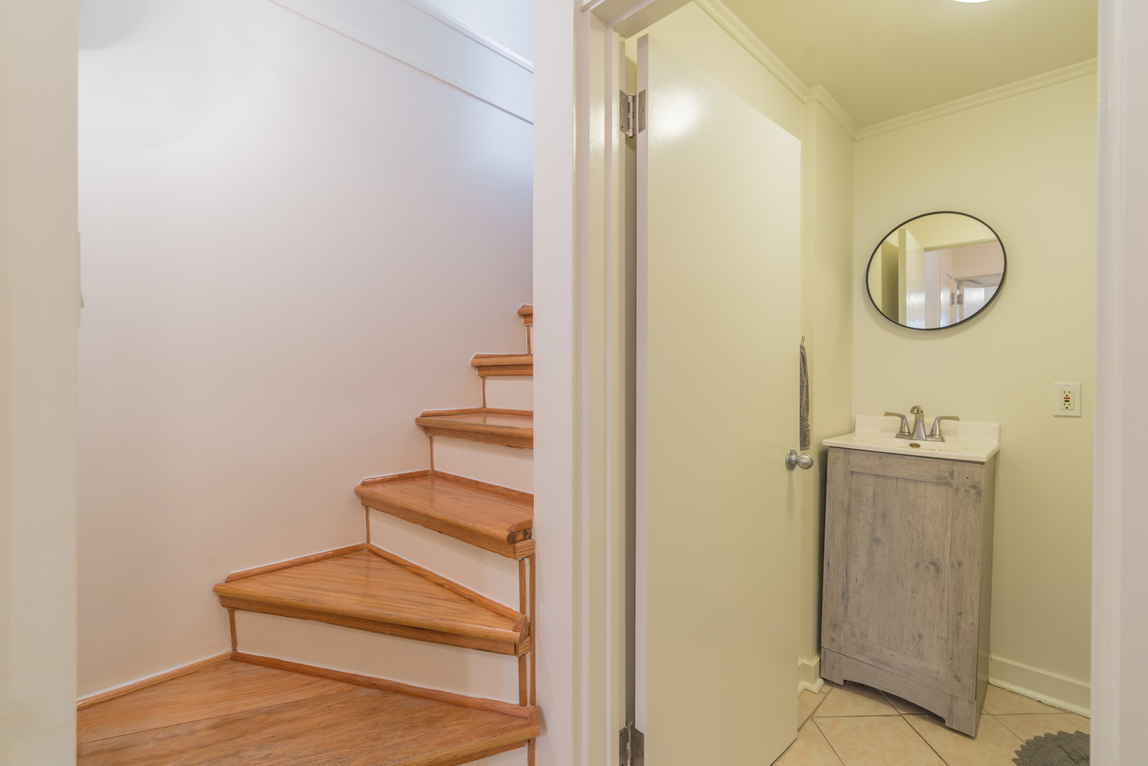 2729 N RACINE Avenue Unit: N