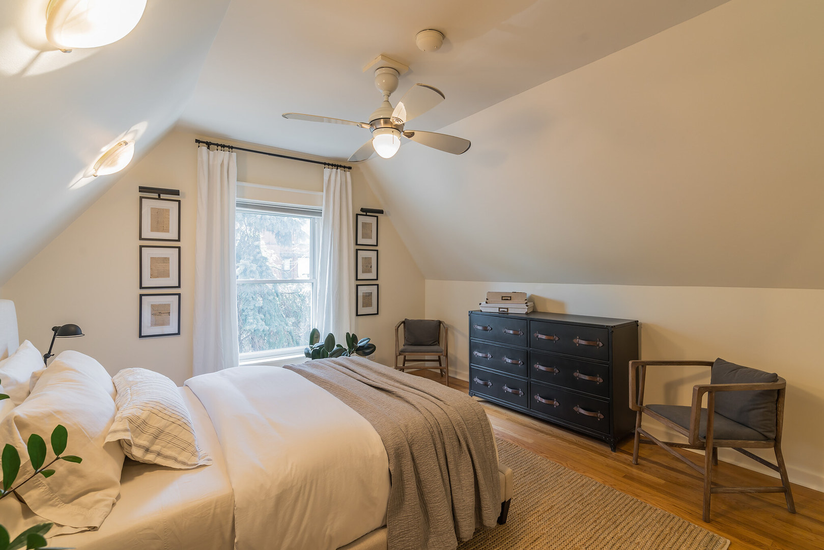 2729 N RACINE Avenue Unit: N