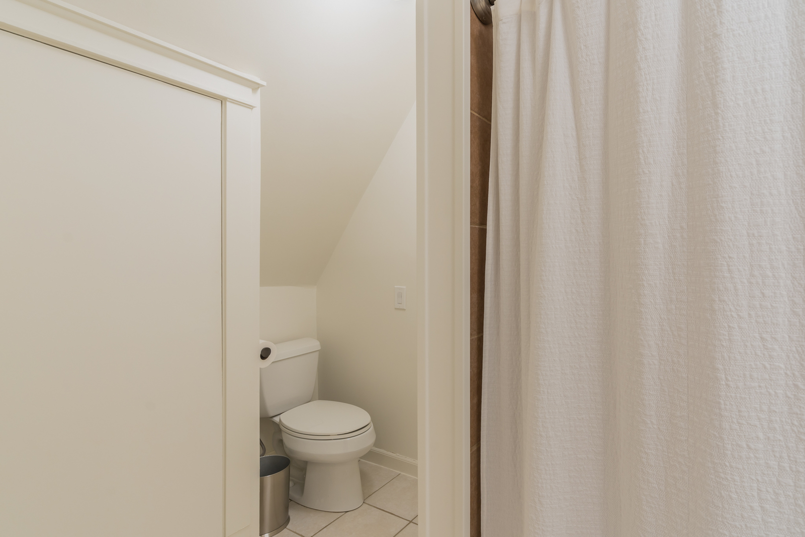 2729 N RACINE Avenue Unit: N