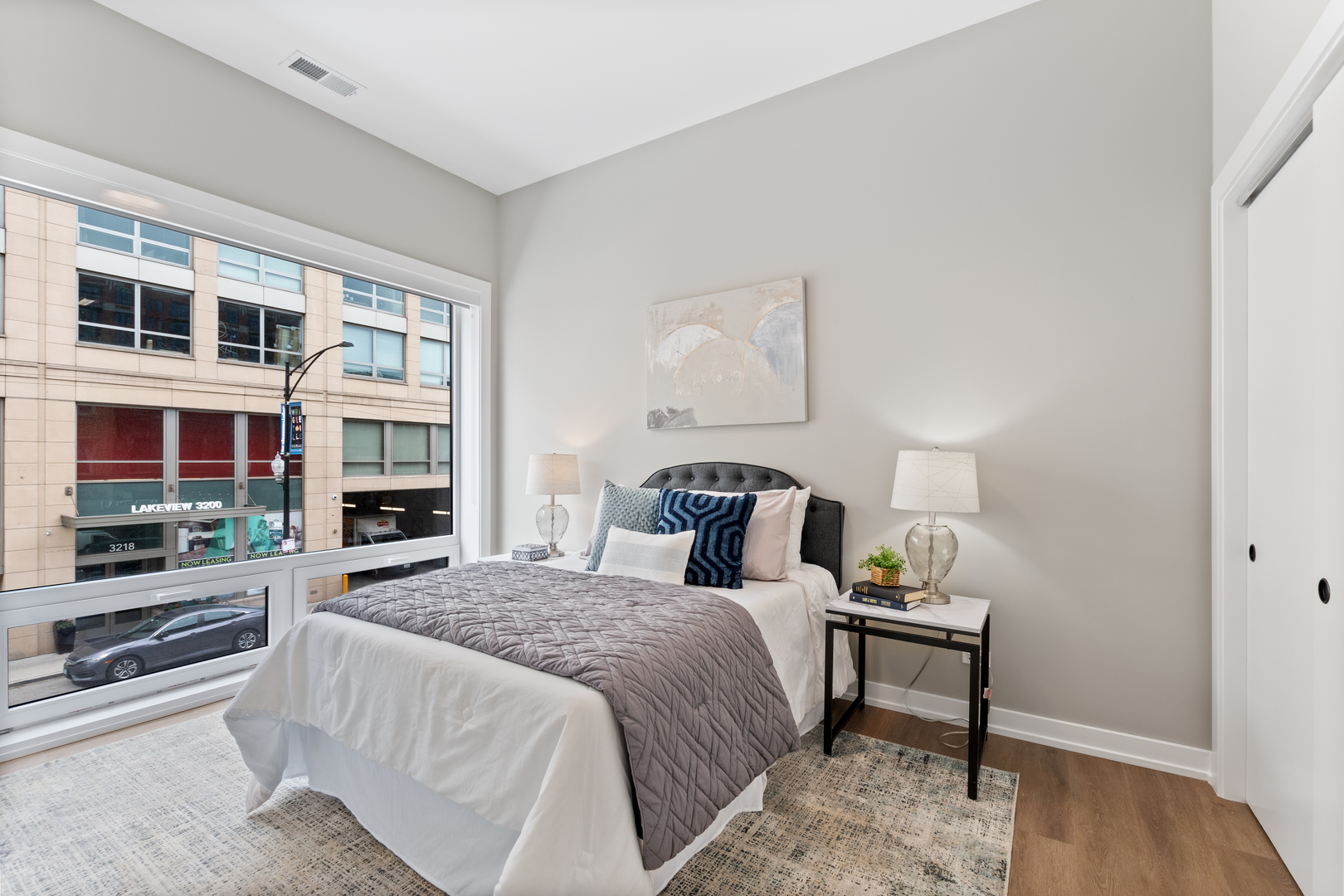 3217 N Clark Street Unit: 203