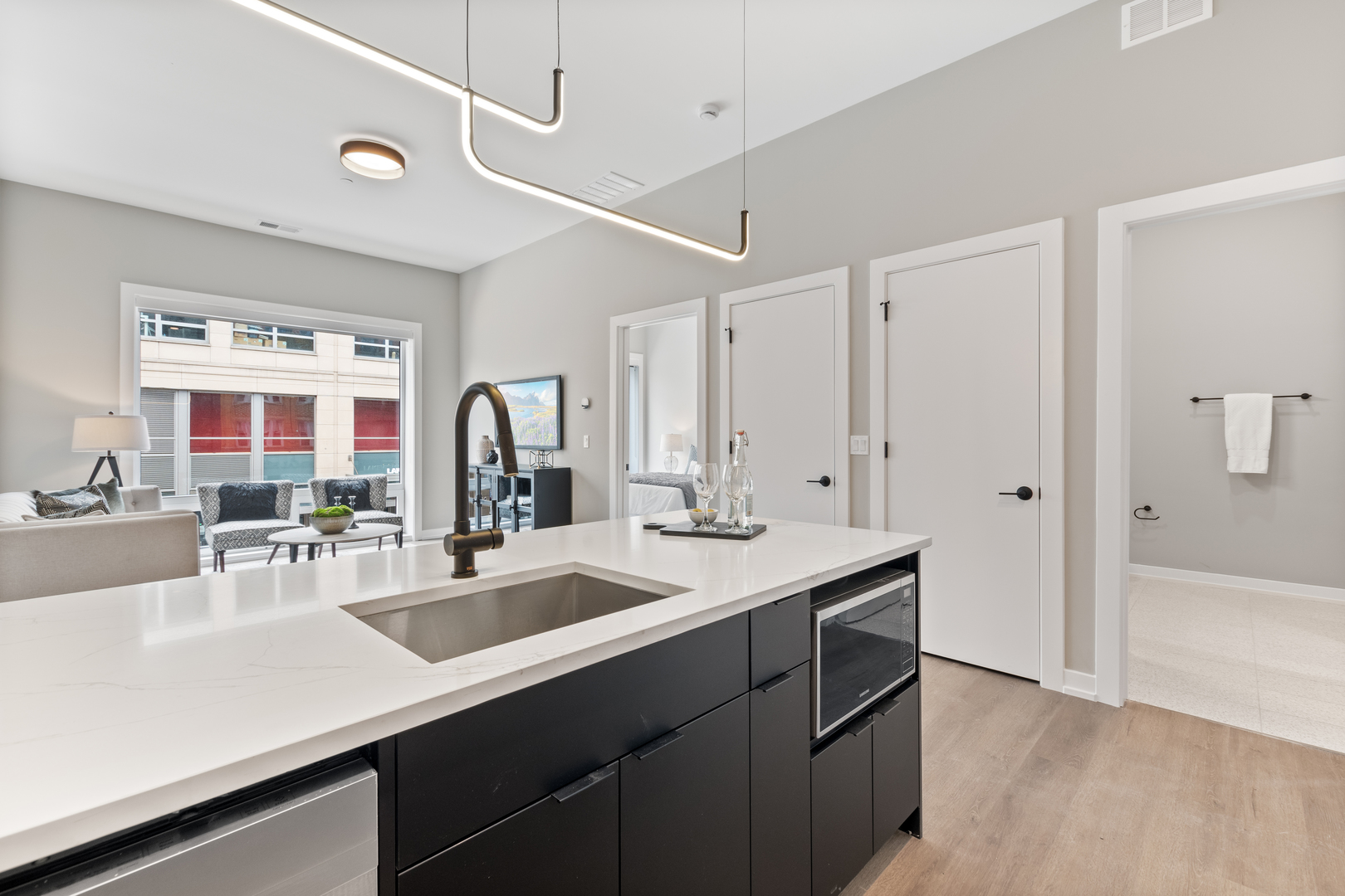 3217 N Clark Street Unit: 203