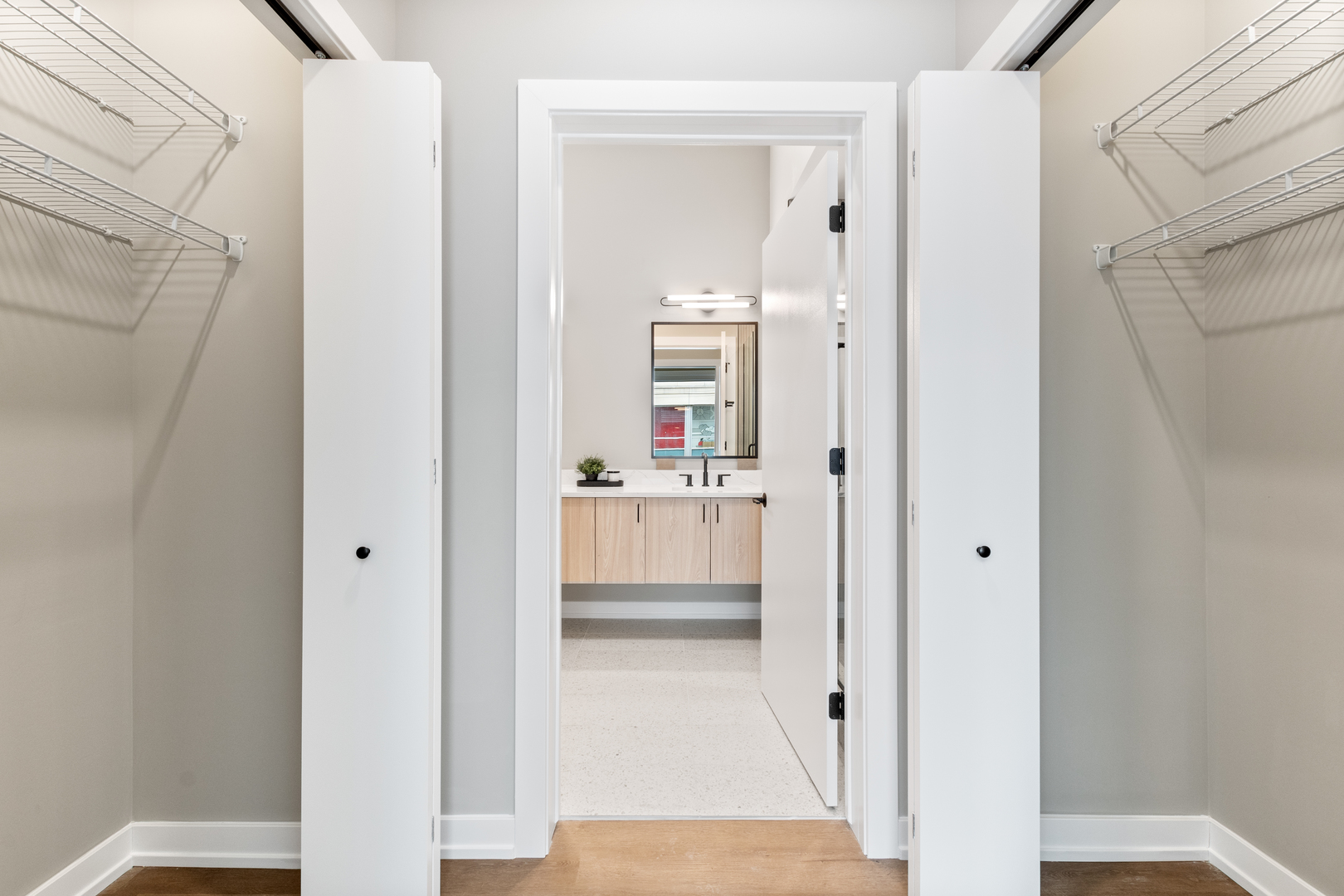 3217 N Clark Street Unit: 203