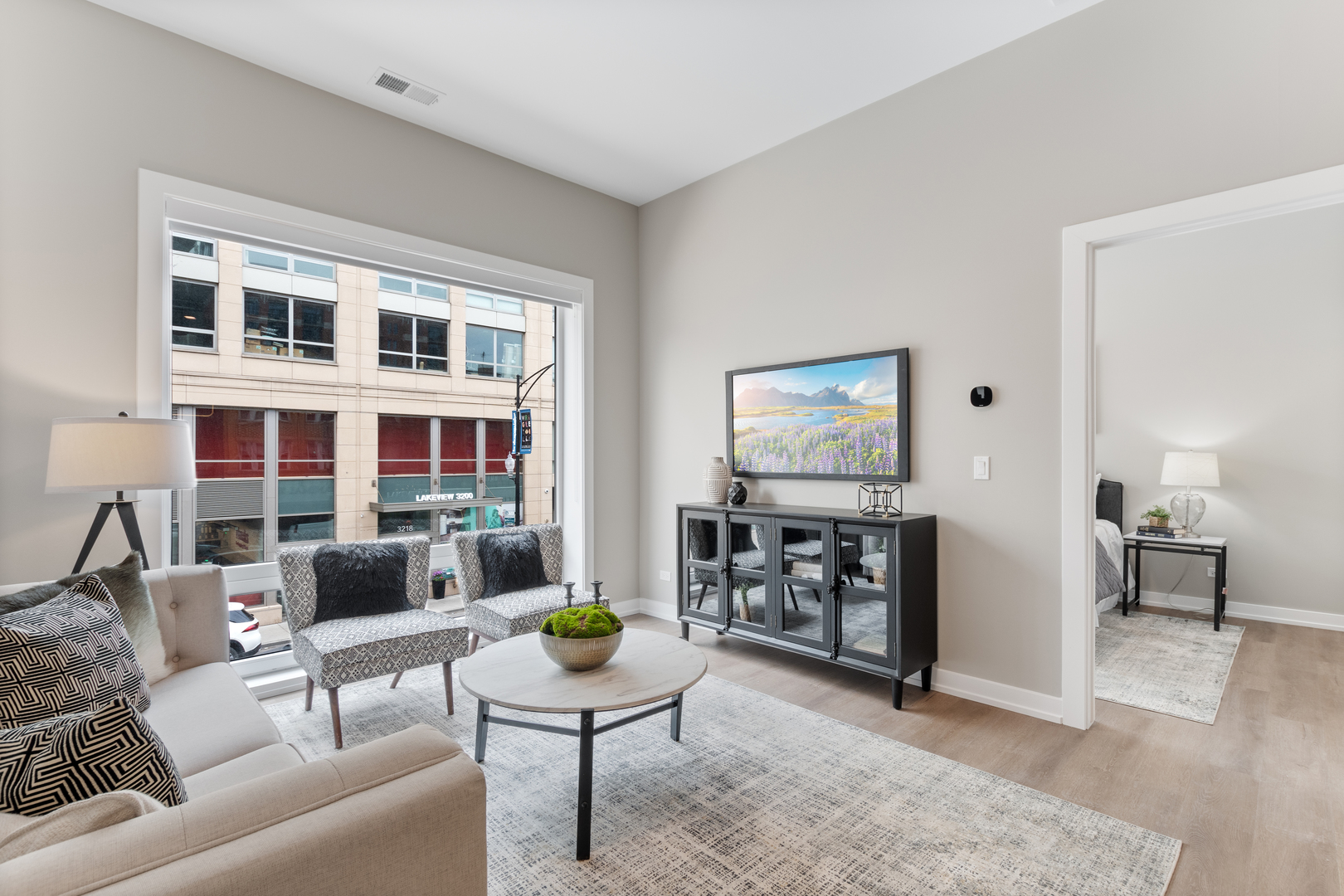 3217 N Clark Street Unit: 203