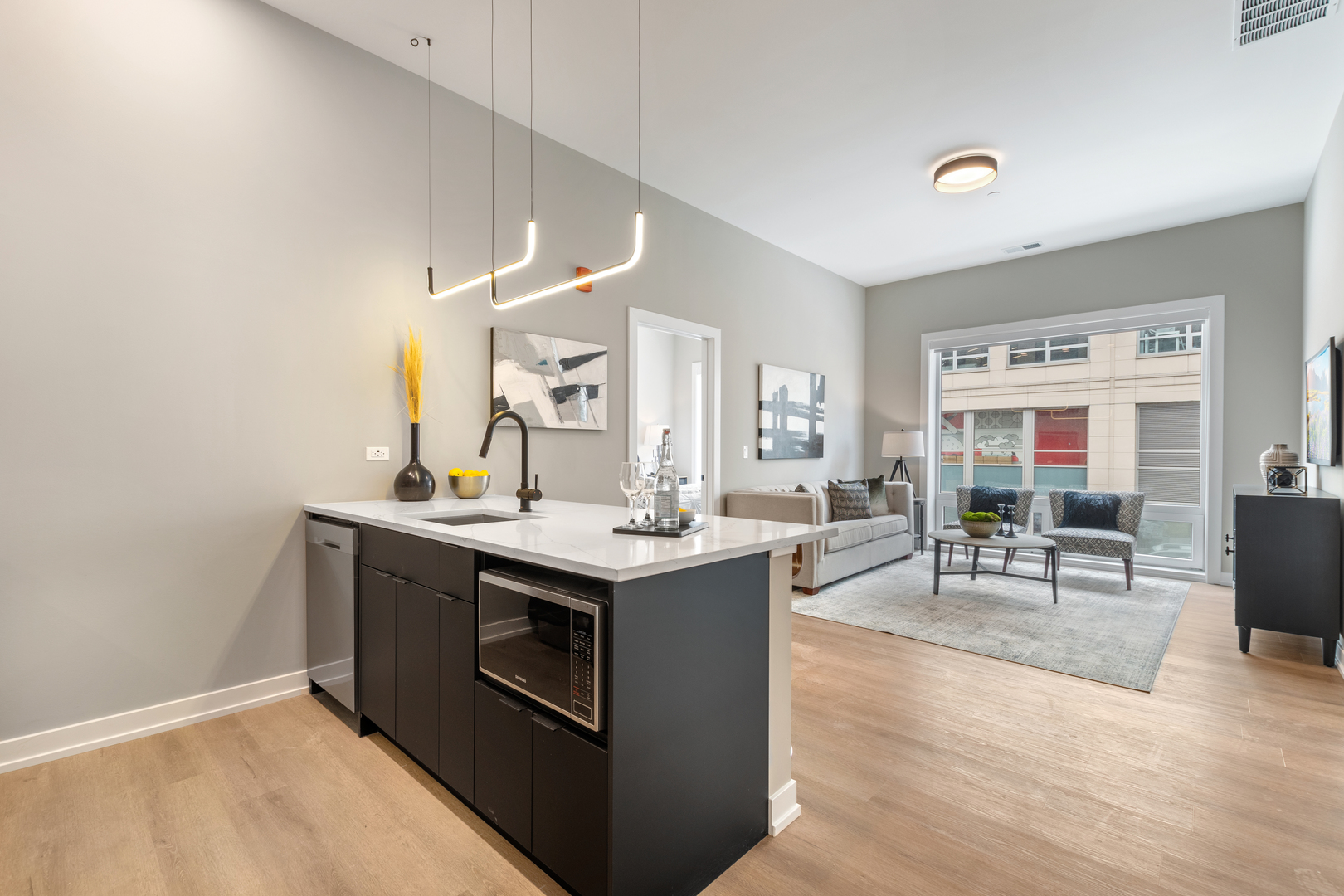 3217 N Clark Street Unit: 203