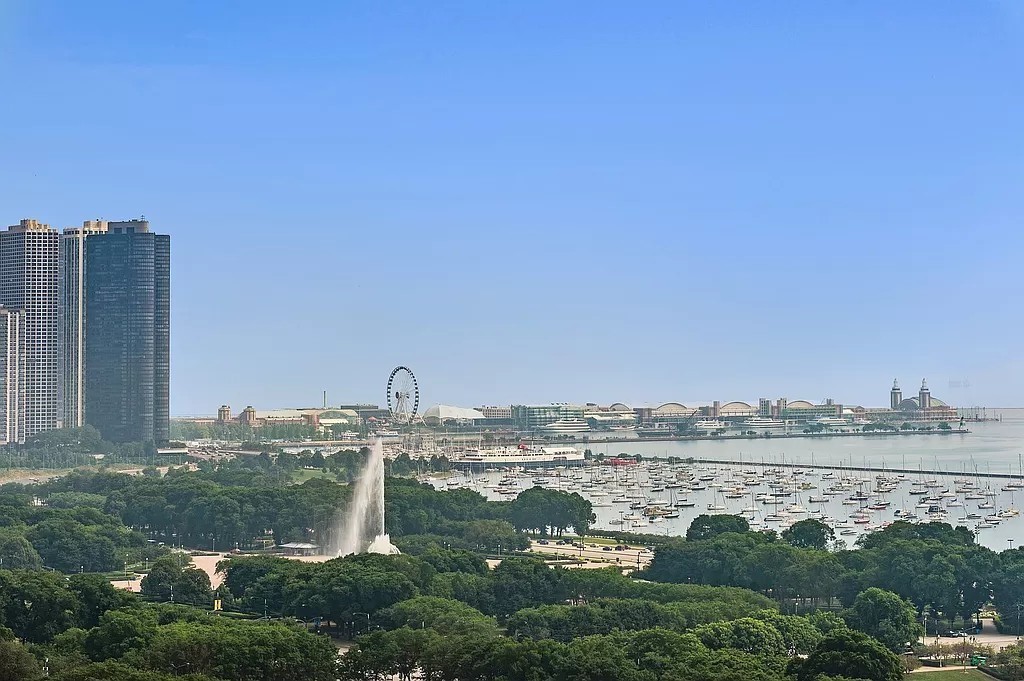 1160 S MICHIGAN Avenue Unit: 2606