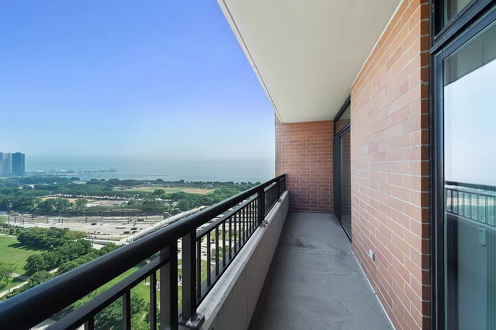 1160 S MICHIGAN Avenue Unit: 2606