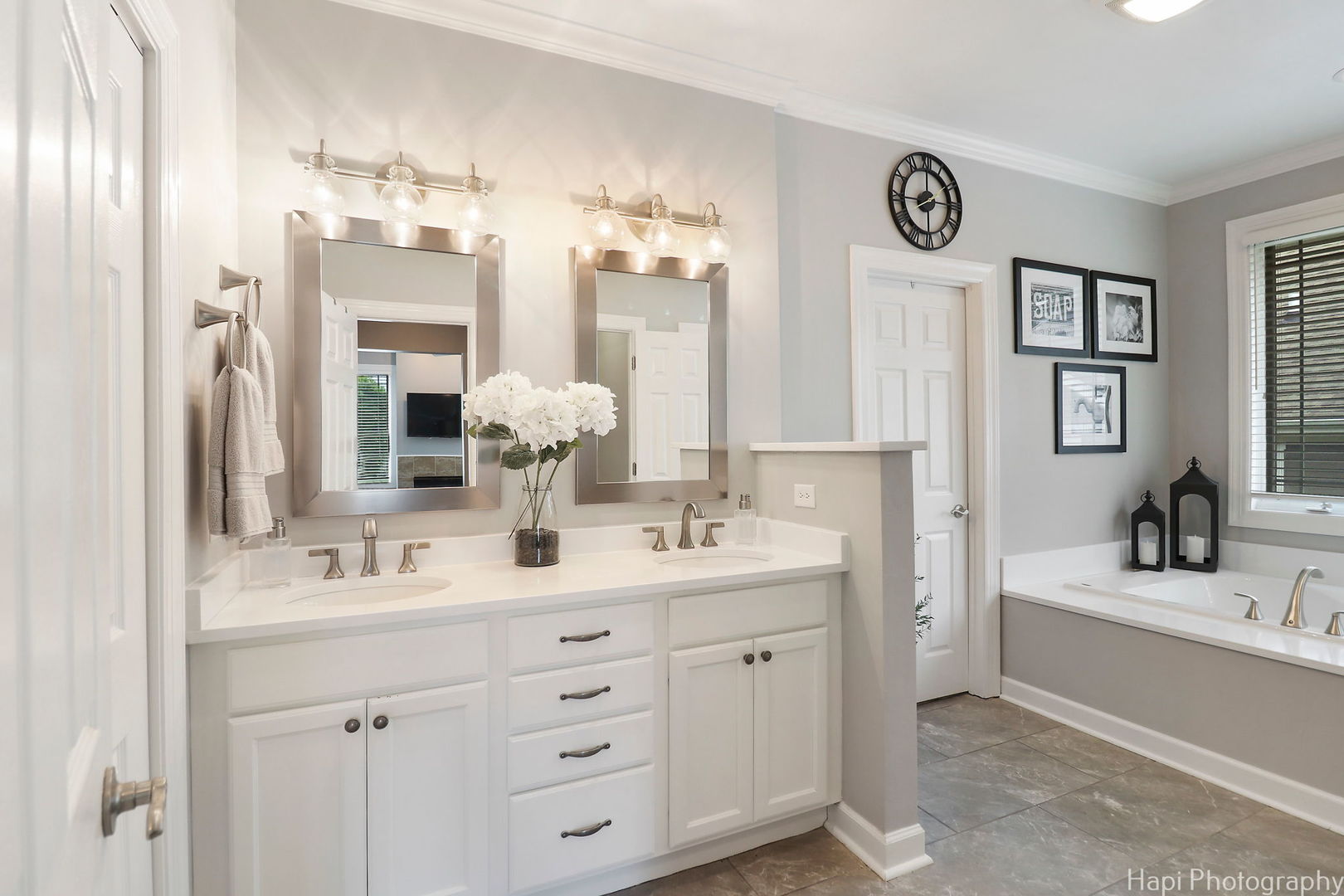 411 E Sunnyside Avenue