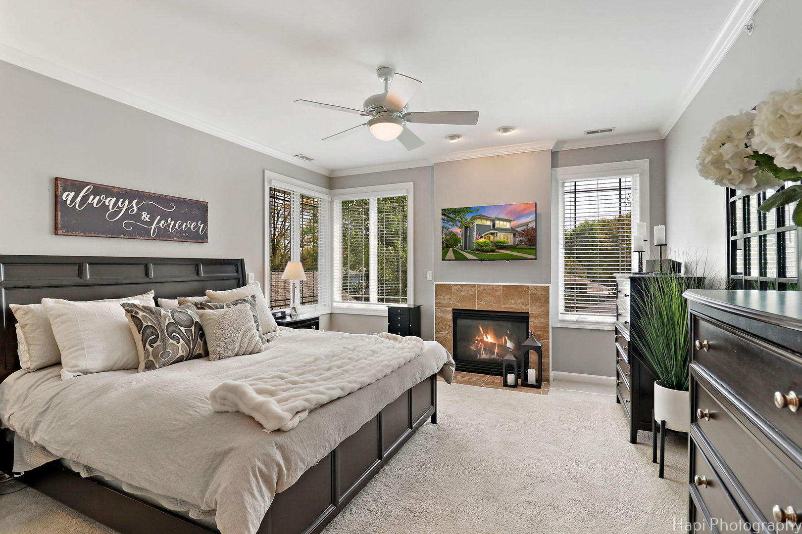 411 E Sunnyside Avenue