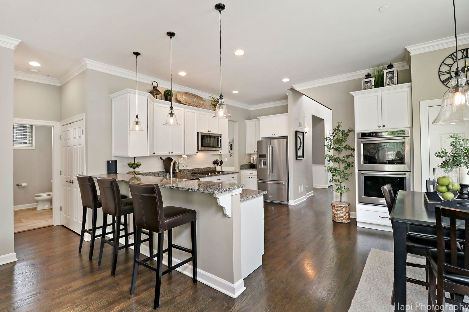 411 E Sunnyside Avenue