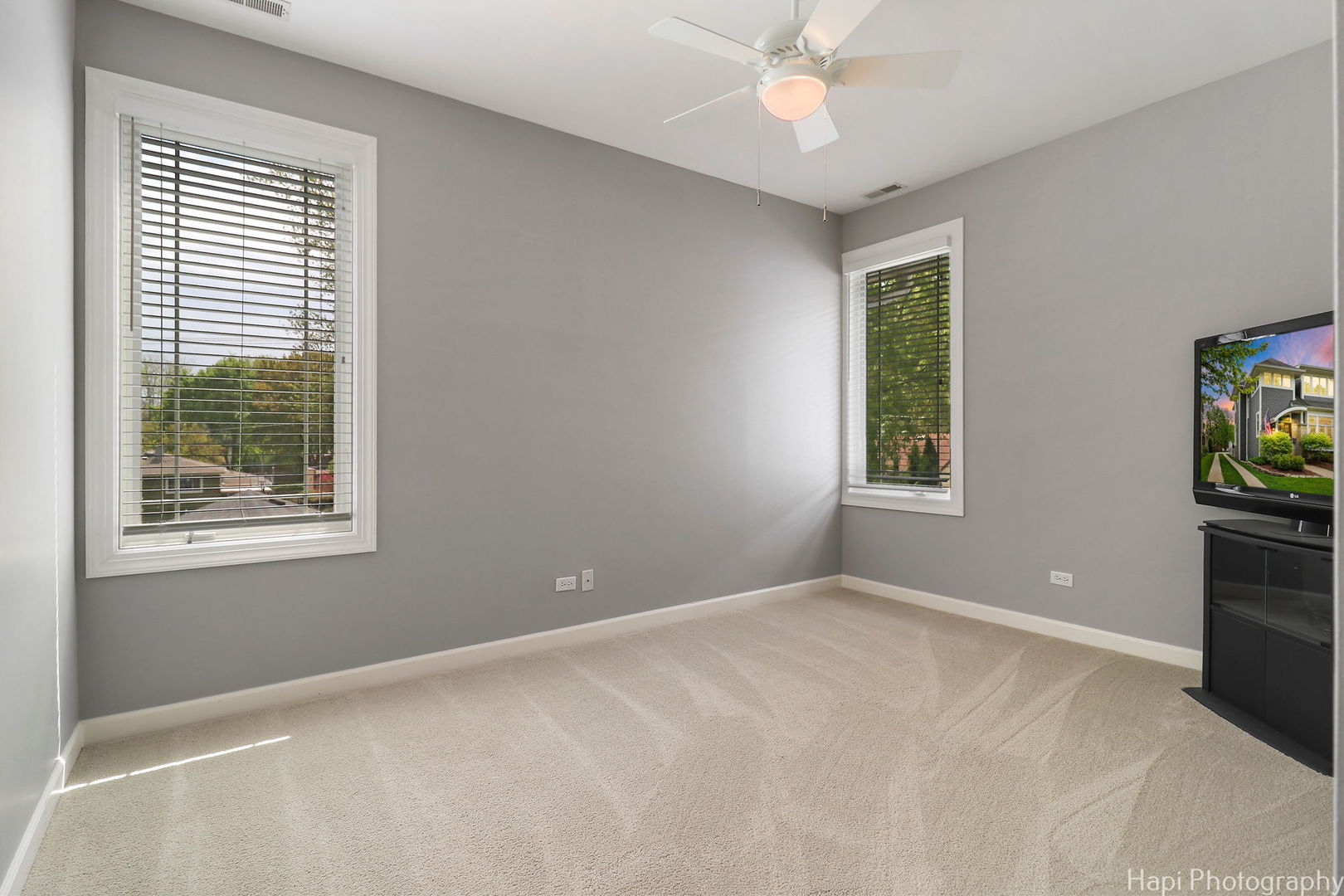 411 E Sunnyside Avenue