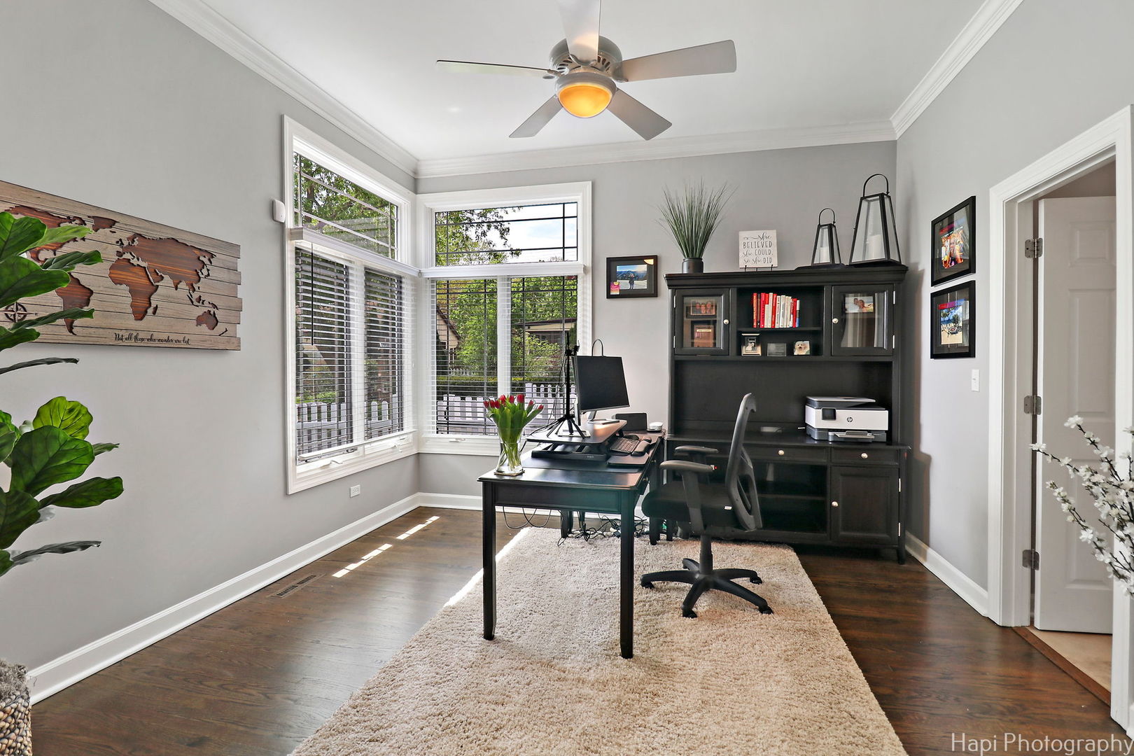 411 E Sunnyside Avenue