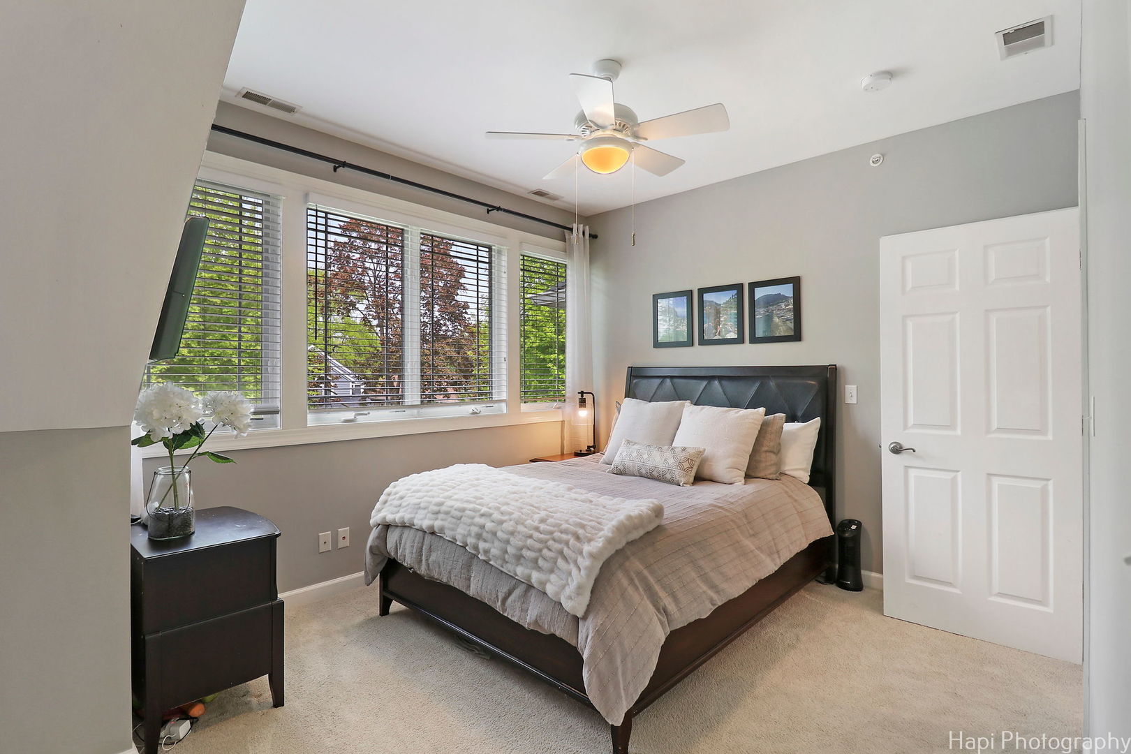 411 E Sunnyside Avenue