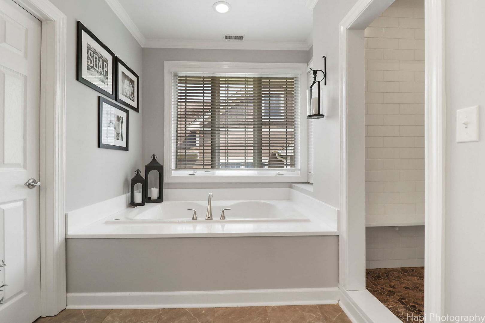 411 E Sunnyside Avenue