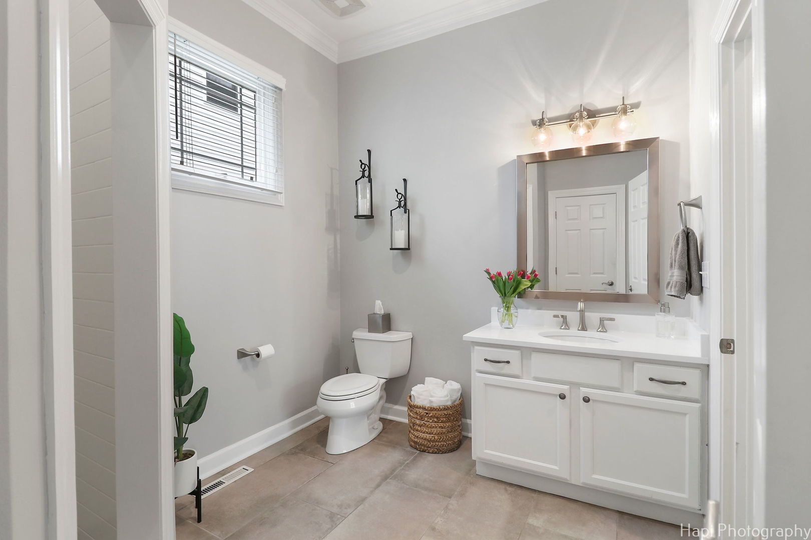 411 E Sunnyside Avenue