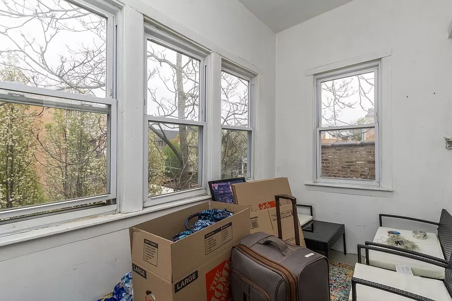 2425 N Geneva Terrace Unit: 2