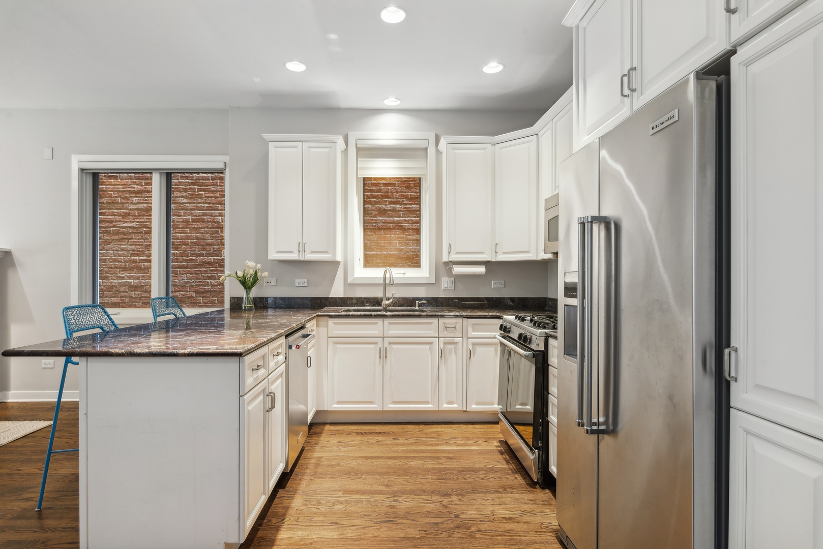 1411 N Mohawk Street Unit: 1