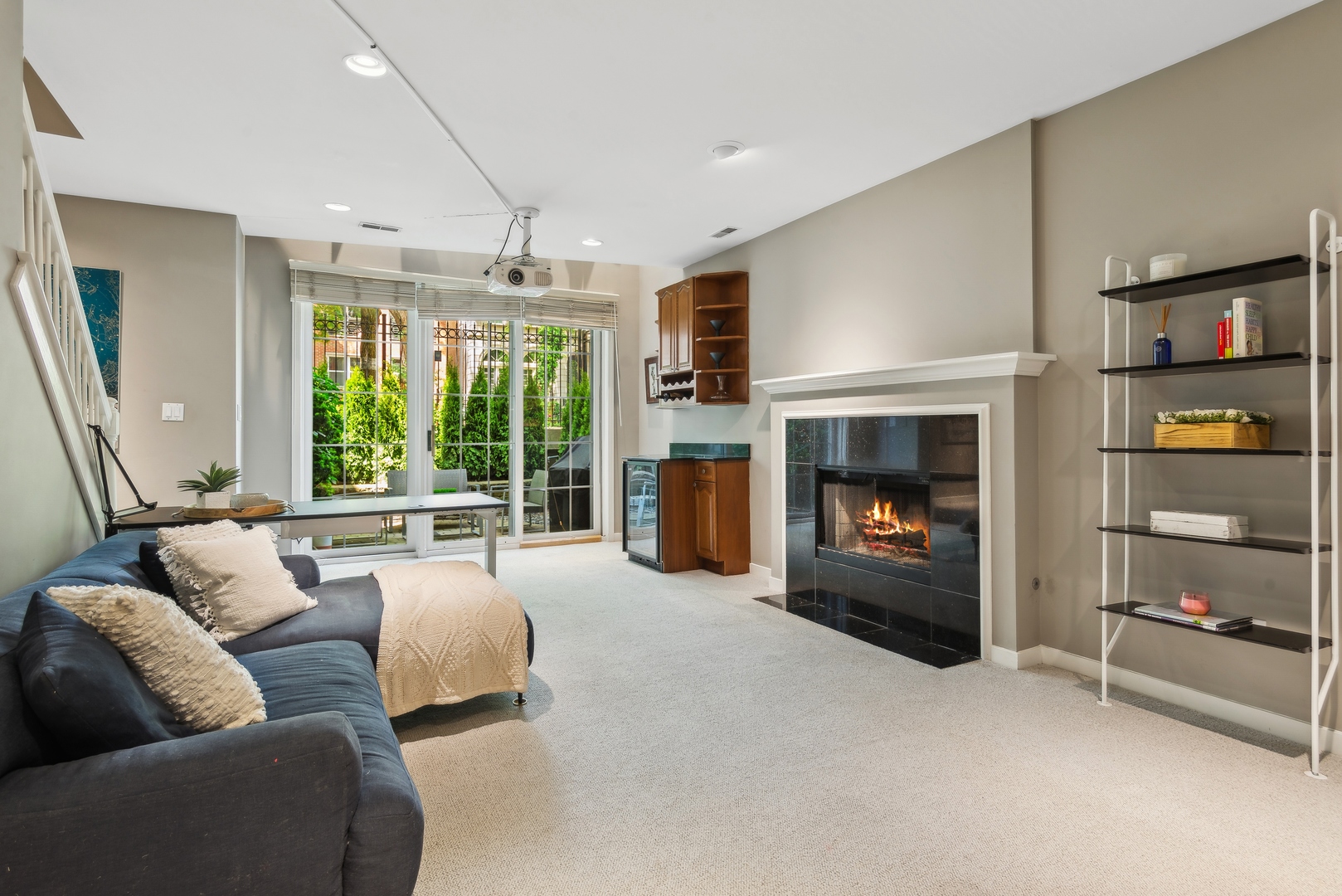 1411 N Mohawk Street Unit: 1