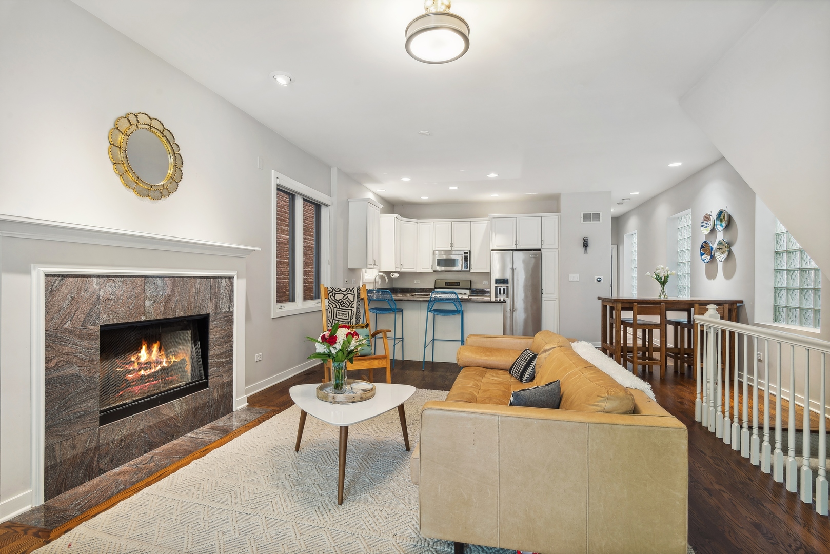 1411 N Mohawk Street Unit: 1