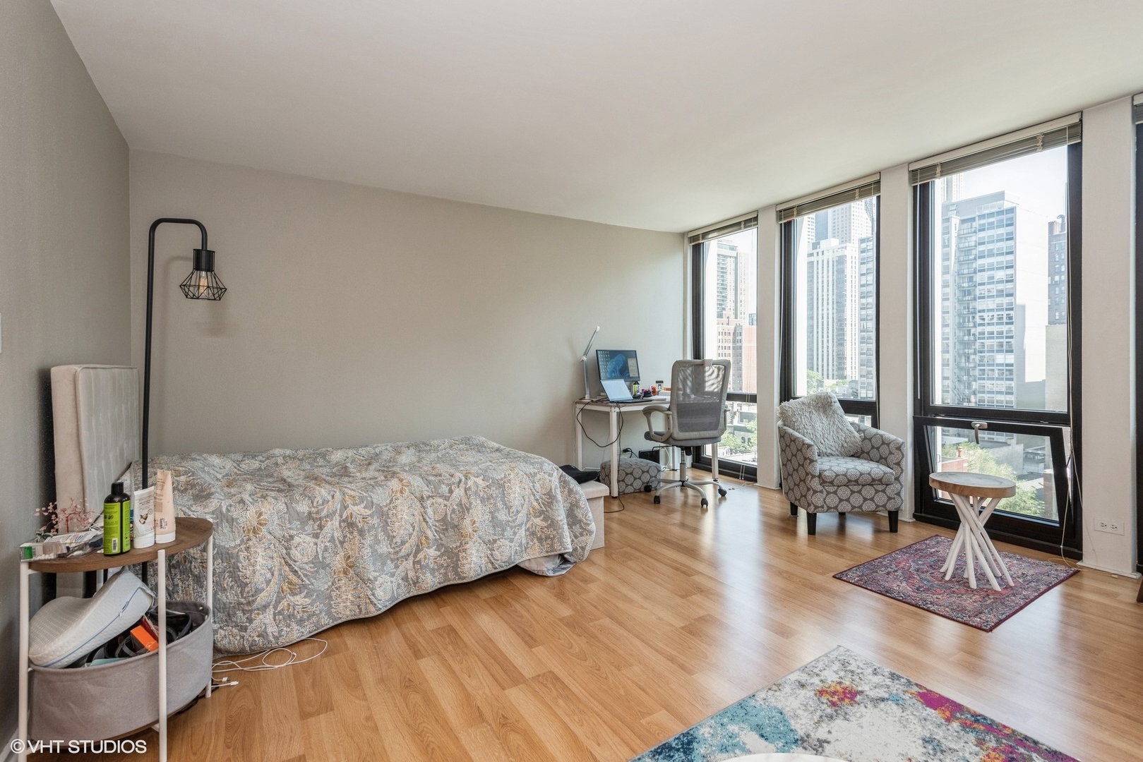 1 E Scott Street Unit: 1005