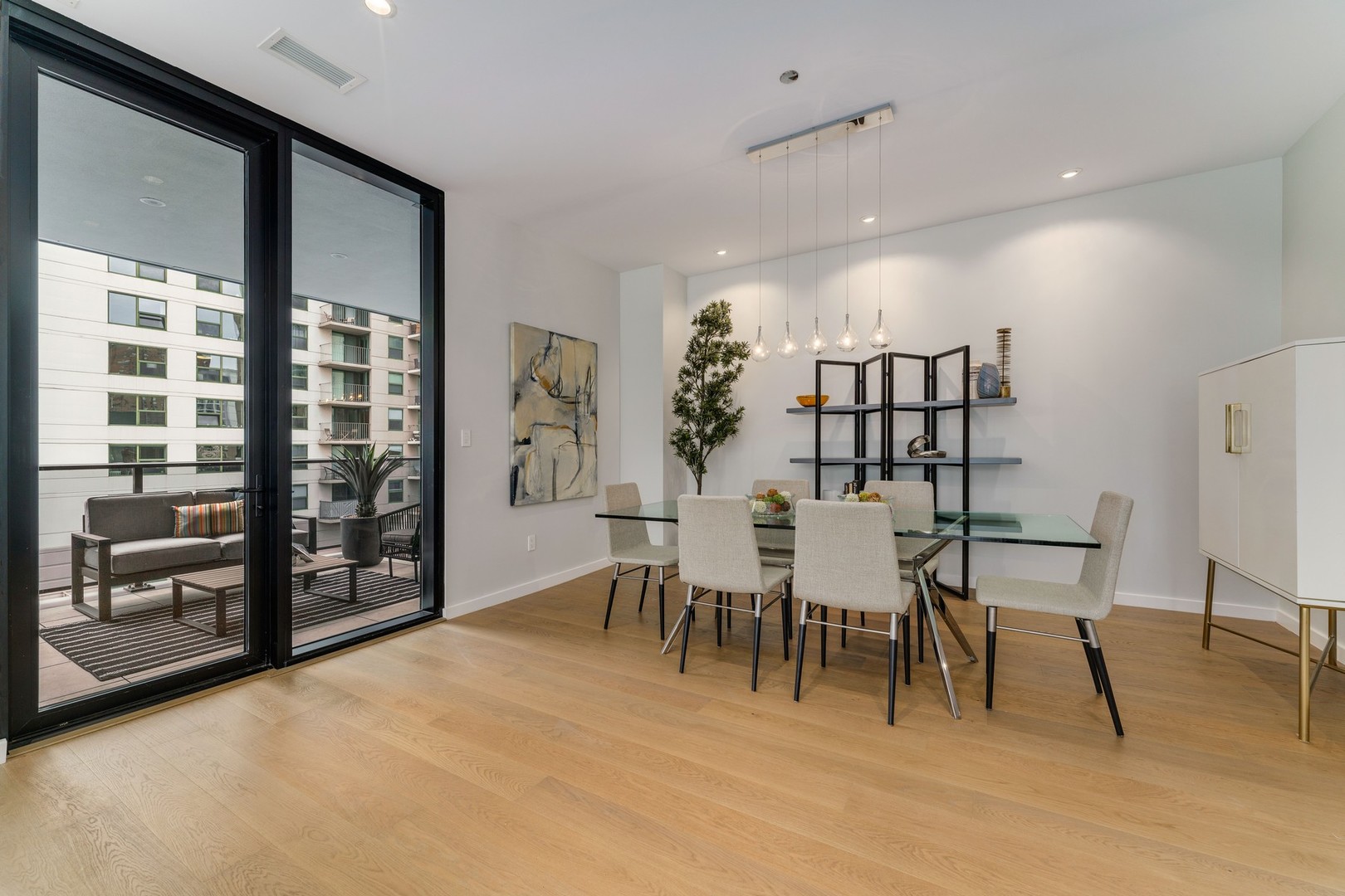 56 W HURON Street Unit: 10