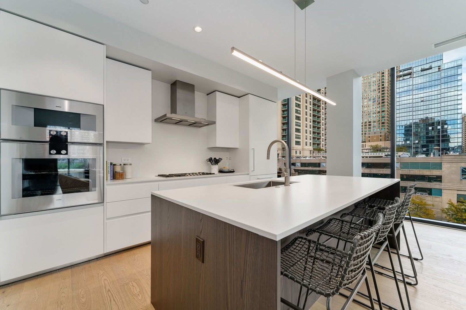 56 W HURON Street Unit: 10