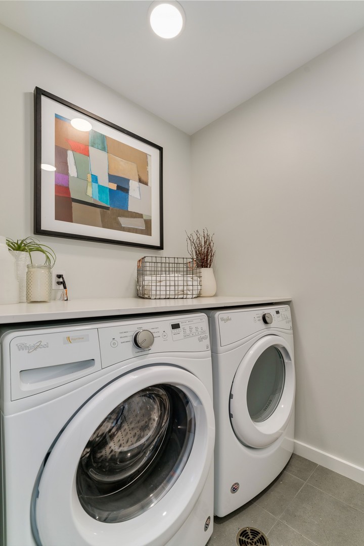 56 W HURON Street Unit: 10