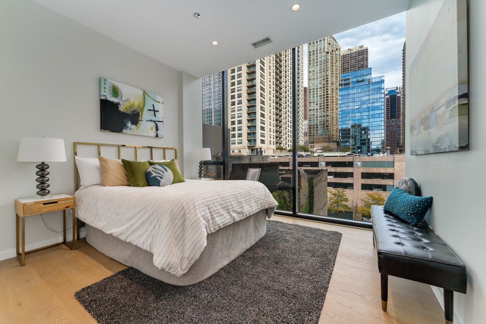 56 W HURON Street Unit: 10