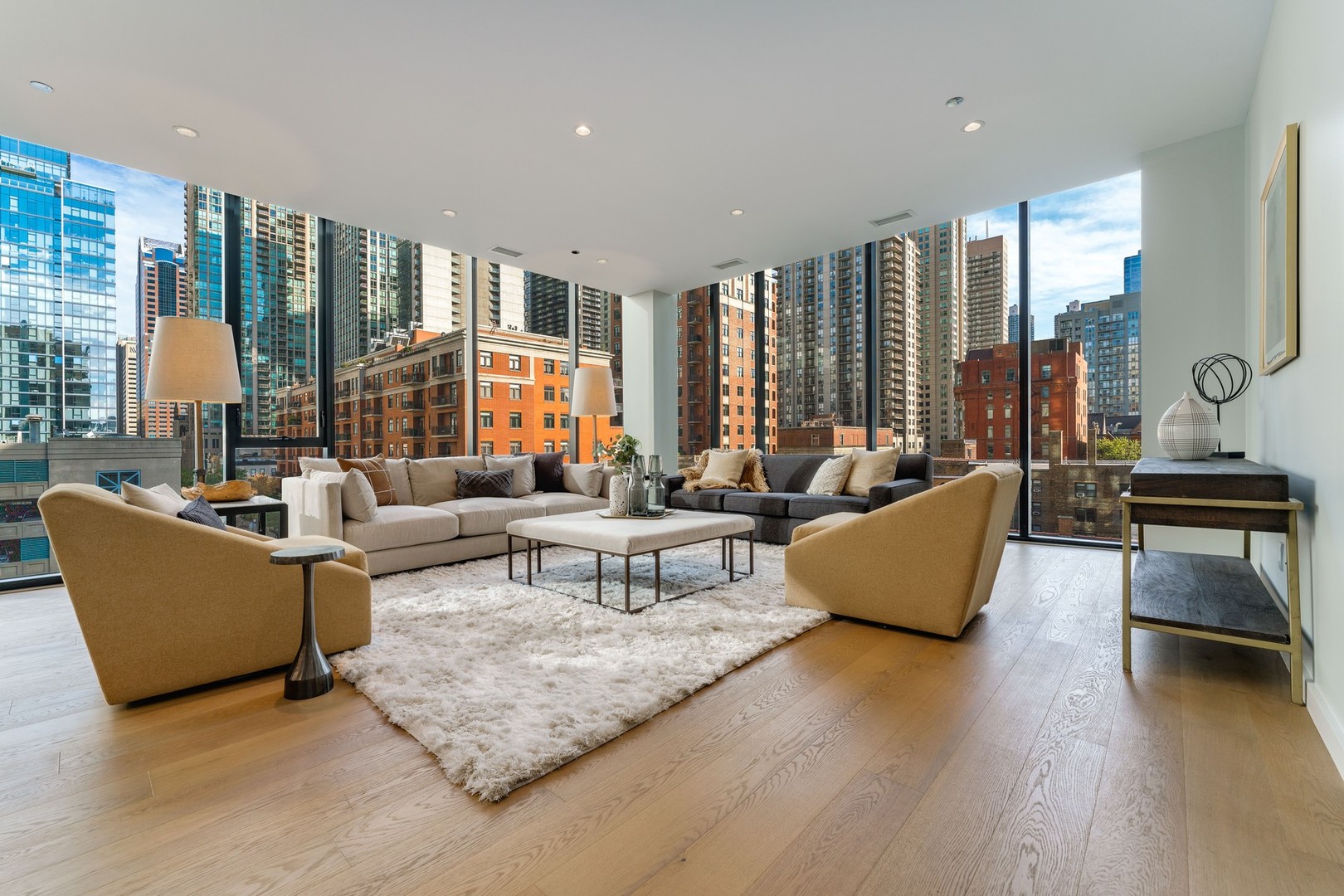 56 W HURON Street Unit: 10