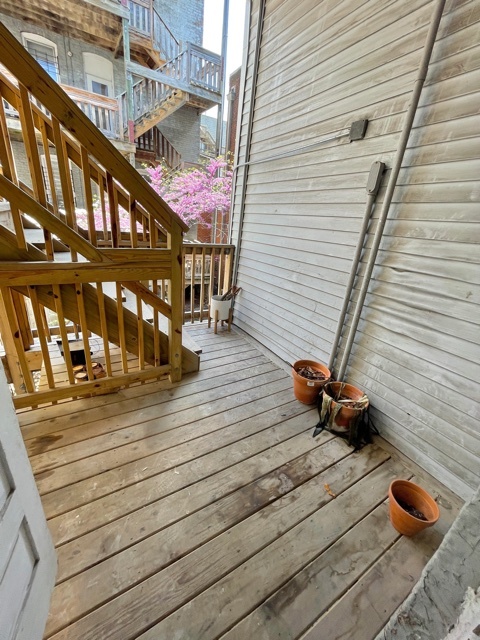 1947 N CLEVELAND Avenue Unit: 2F