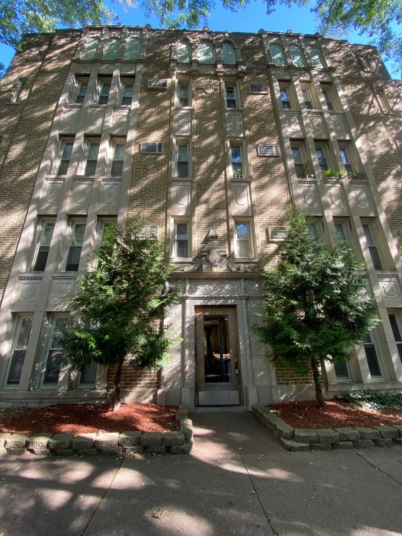 1332 W Hood Avenue Unit: 204