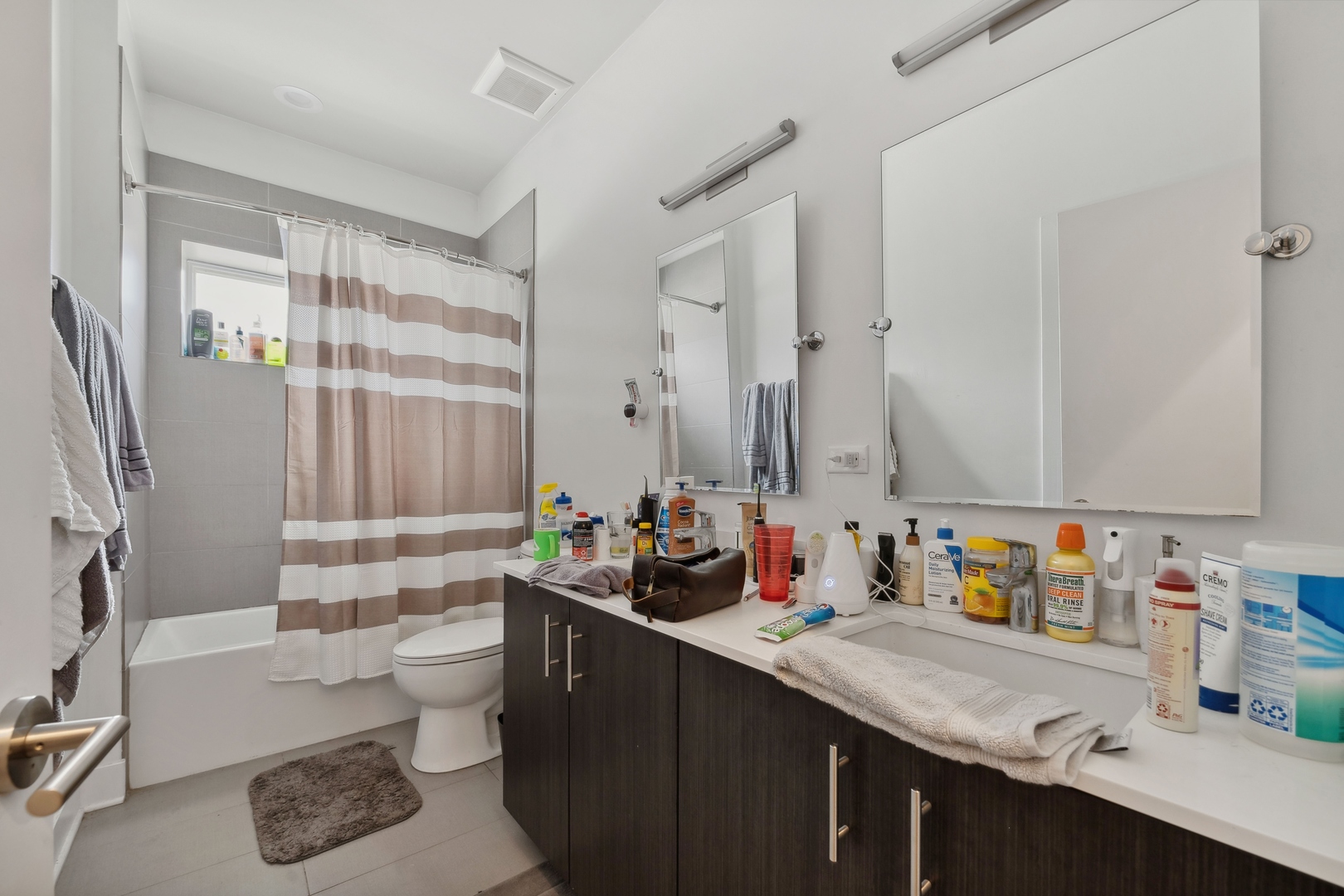 1418 W Addison Street Unit: 203