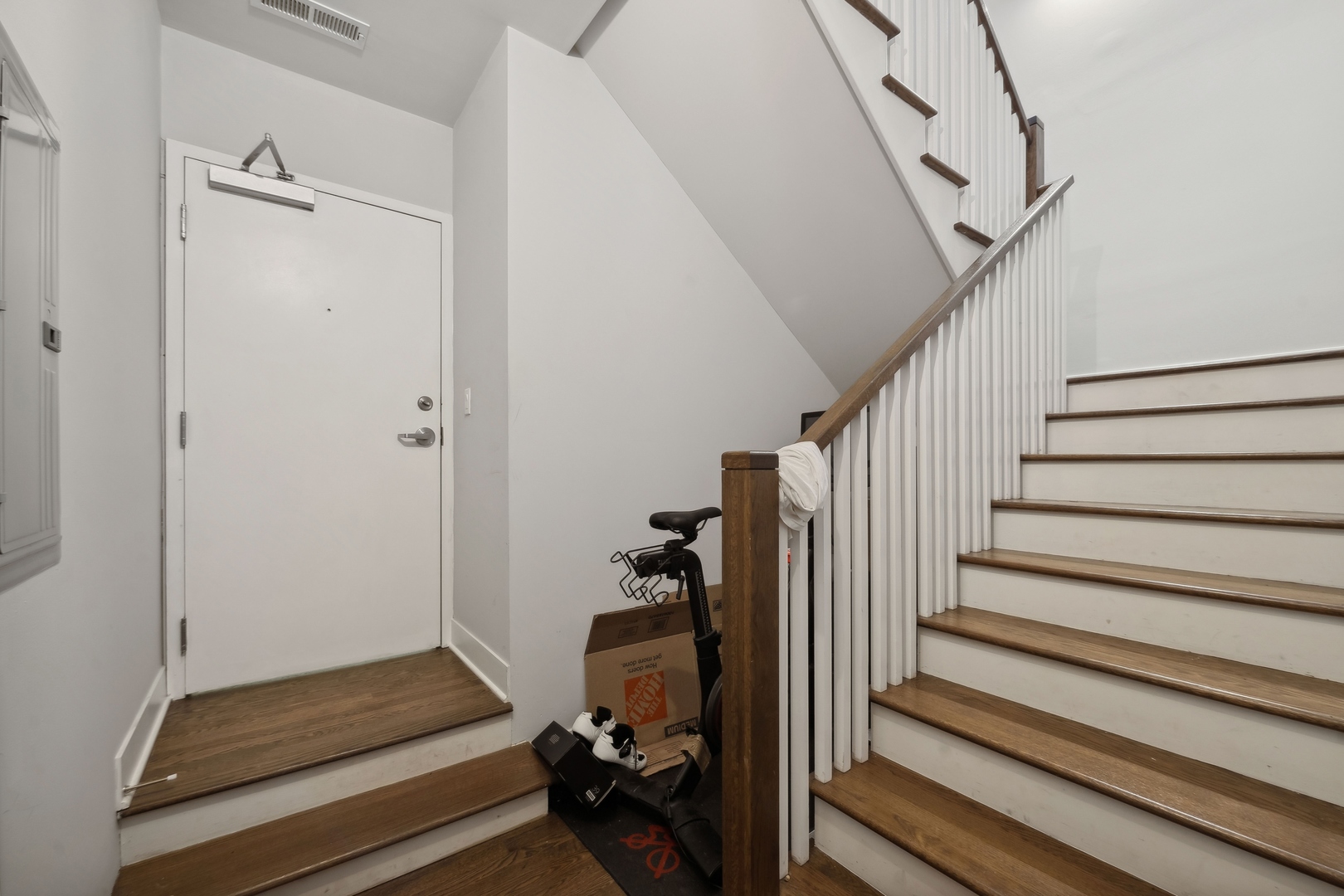 1418 W Addison Street Unit: 203