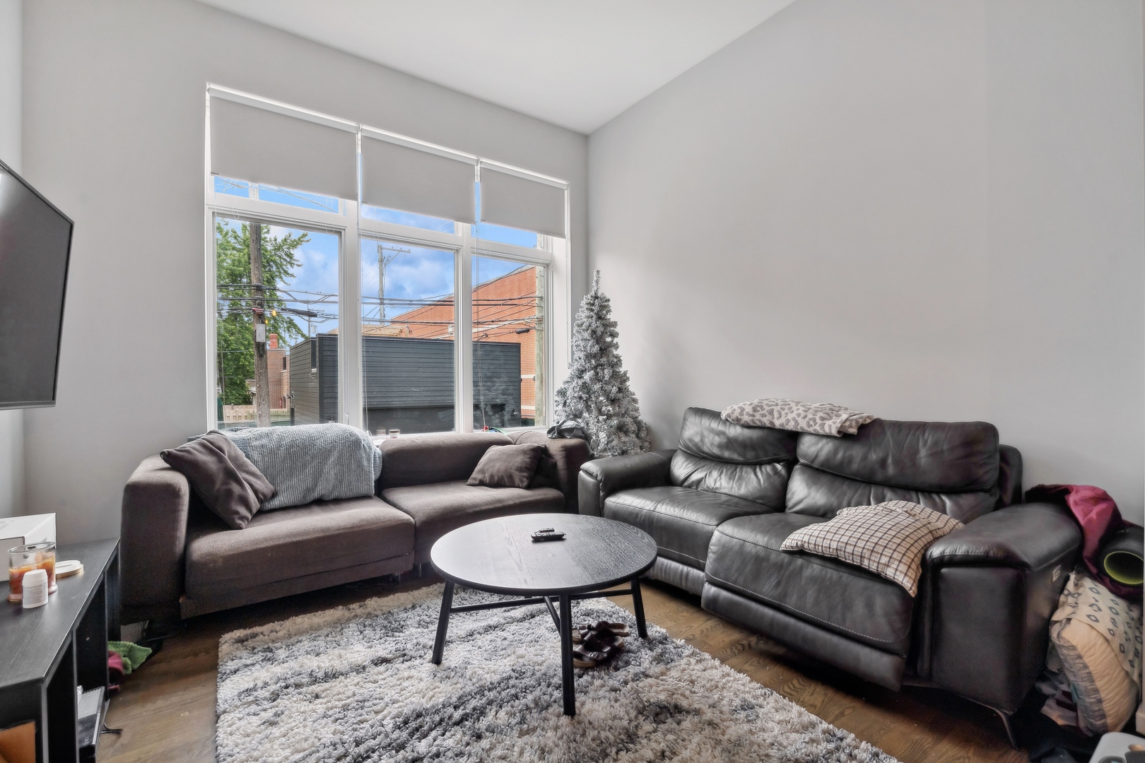 1418 W Addison Street Unit: 203