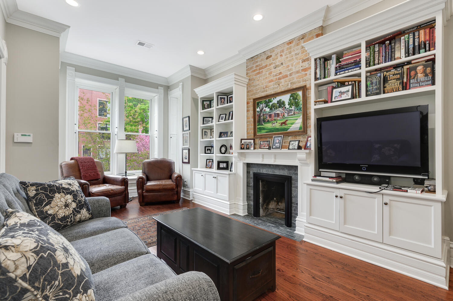 917 W Webster Avenue Unit: 2E